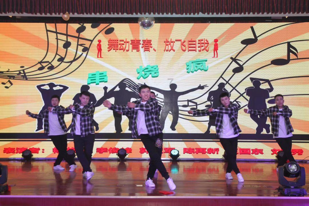 线上摩托挑战赛无敌版